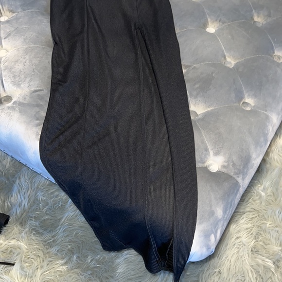 Black dress - Picture 4 of 5